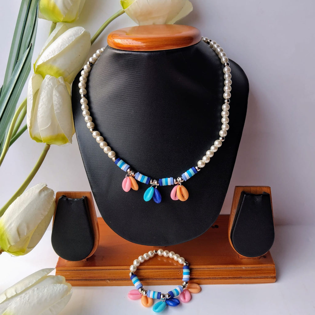 Baalkriti Blue Cowrie Set
