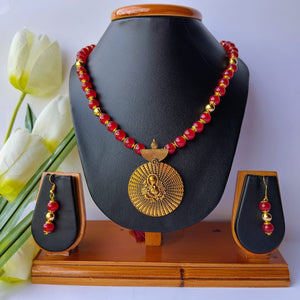 Red Glass Beads Single Layer Necklace