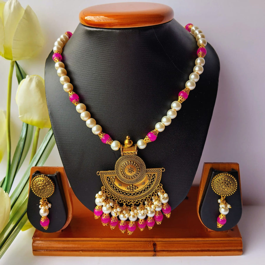 Pink Glass Beads Single Layer Necklace
